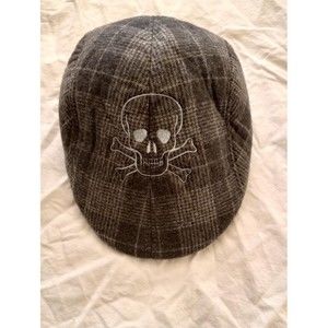 Newsboy Gray Fleece Cap with Embroidered Skull & Crossbones